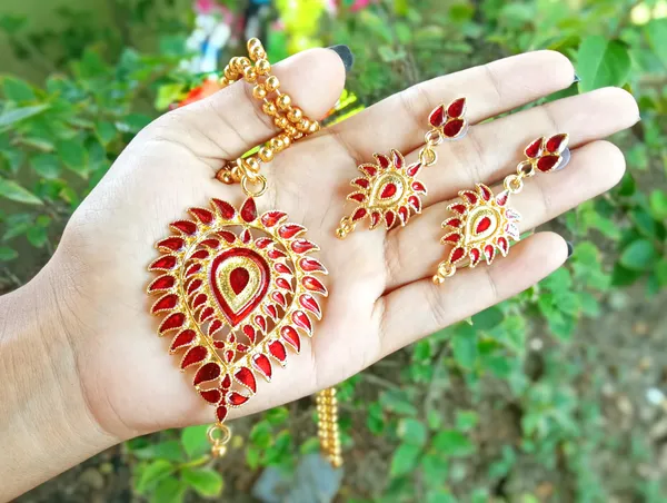 Assamese_Traditional_Red_Colour_Dugdugi_Chain_Jewellery_Set_For_Women_&_Girl